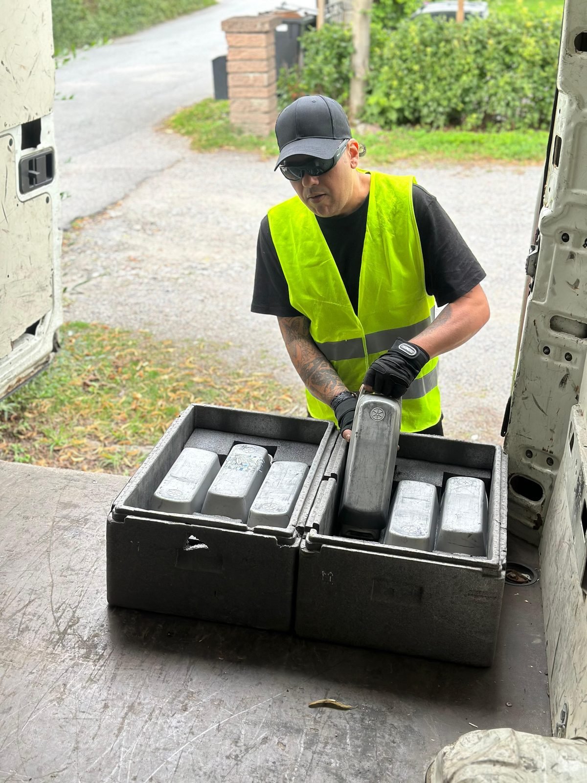 Binny Mobility field technician at battery swap station